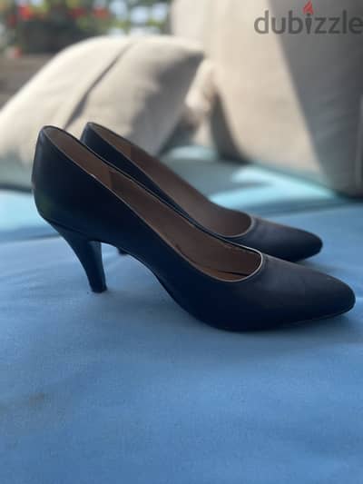 Black heels - size 41 \ جزمة كعب سودة مقاس ٤١