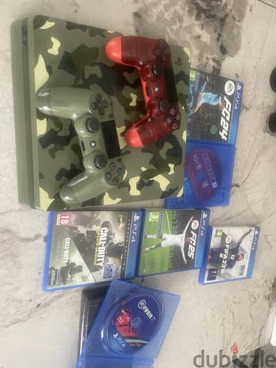 PS4 slim 1TB call of duty Unlimited Edition + 5 games + 2 controllers