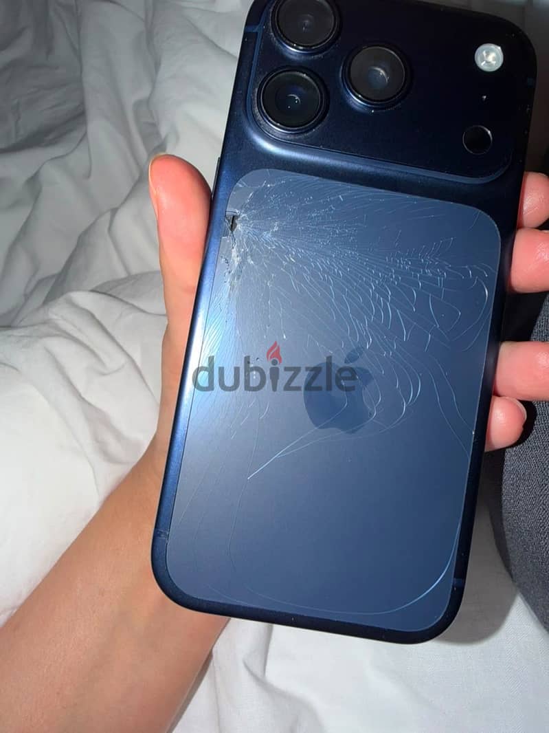 Iphone 17 pro used 1 year 1