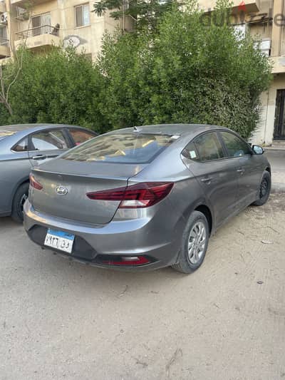 Hyundai Elantra 2019