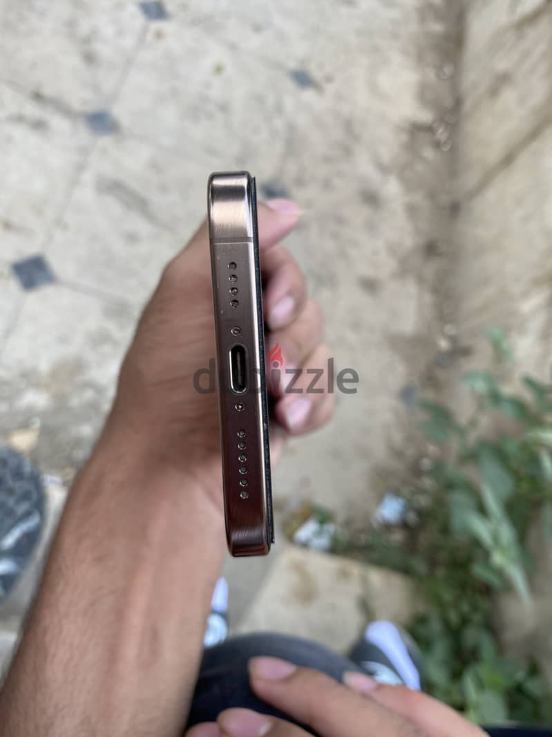 Apple - iPhone 16 Pro Max 4