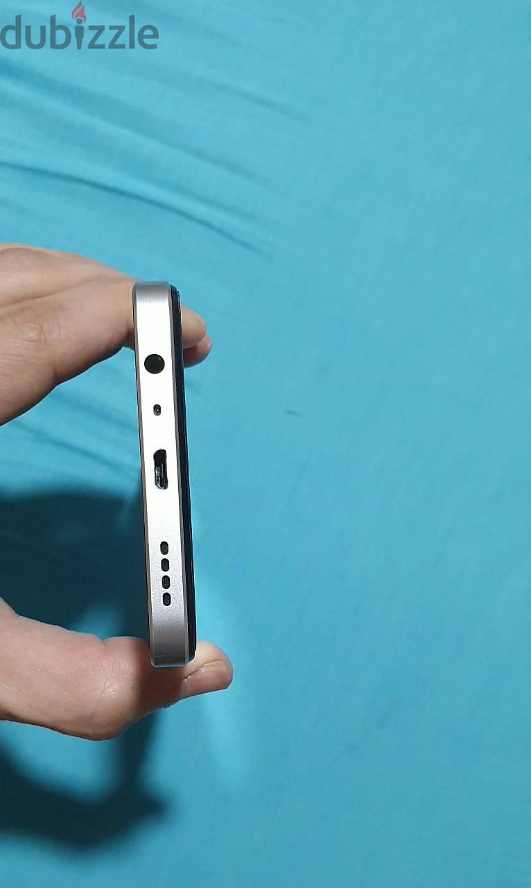 Realme C33 3