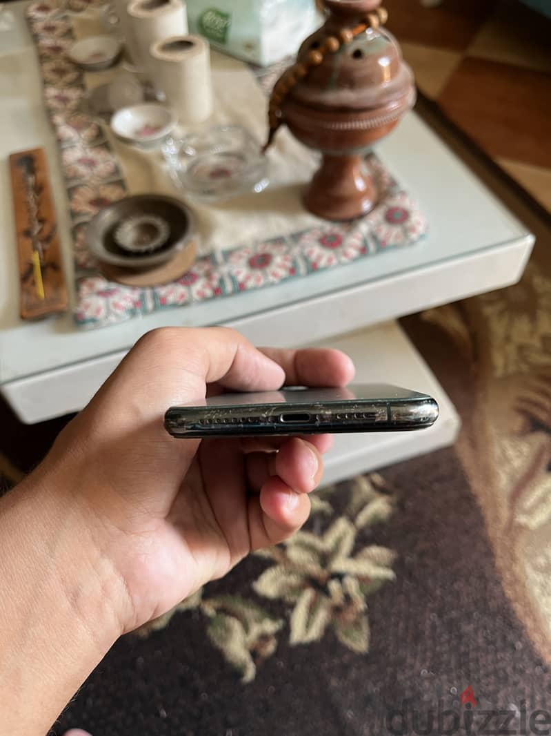 Apple - iPhone 11 Pro Max 4