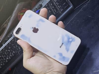 آبل - آيفون 8 بلس