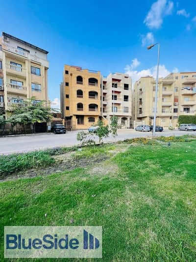 Retail for sale, a legal building with an elevator and a garden view in the Fifth Settlement