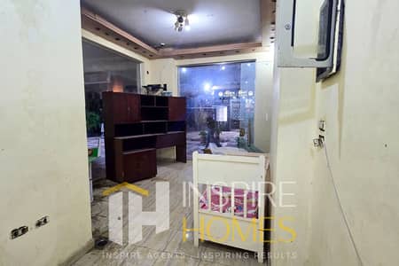 Licensed commercial shop for rent – with a private bathroom