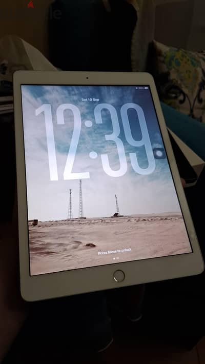 Ipad 8th generation (128 gb)
