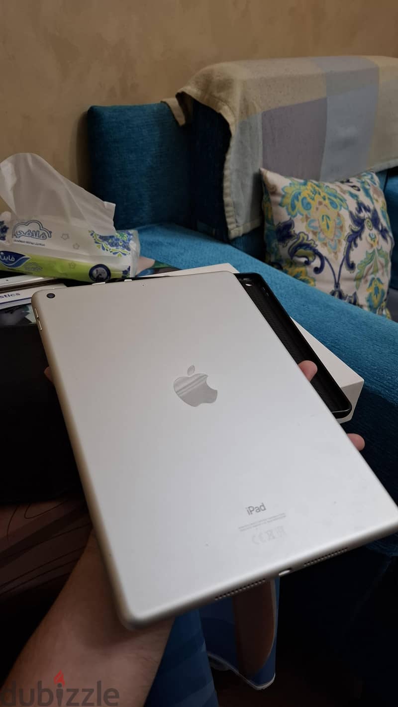 Ipad 8th generation (128 gb) 2