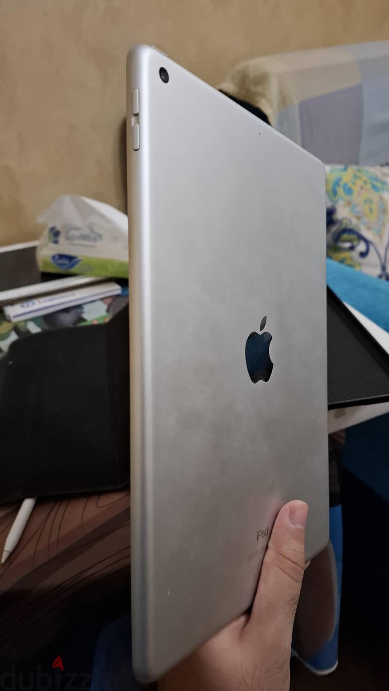 Ipad 8th generation (128 gb) 3