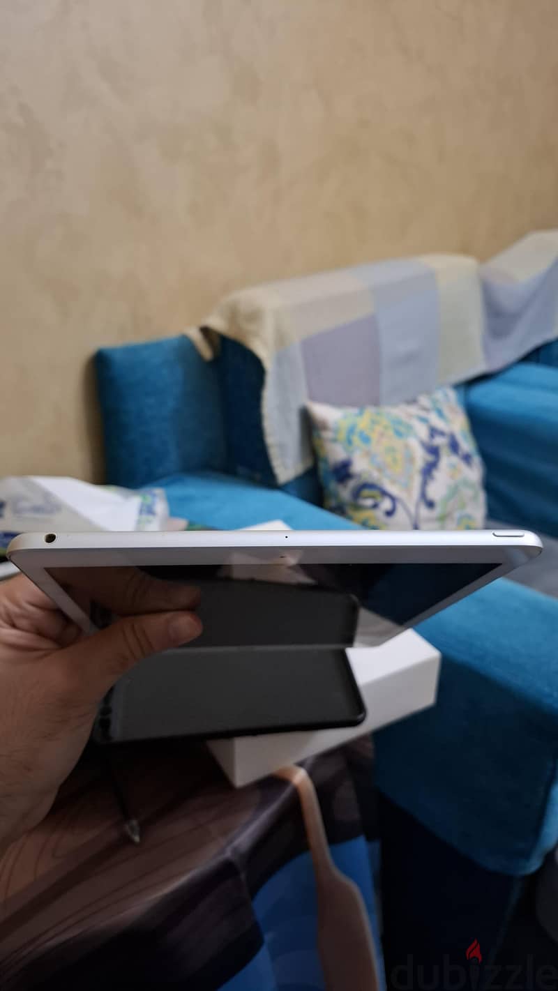 Ipad 8th generation (128 gb) 8