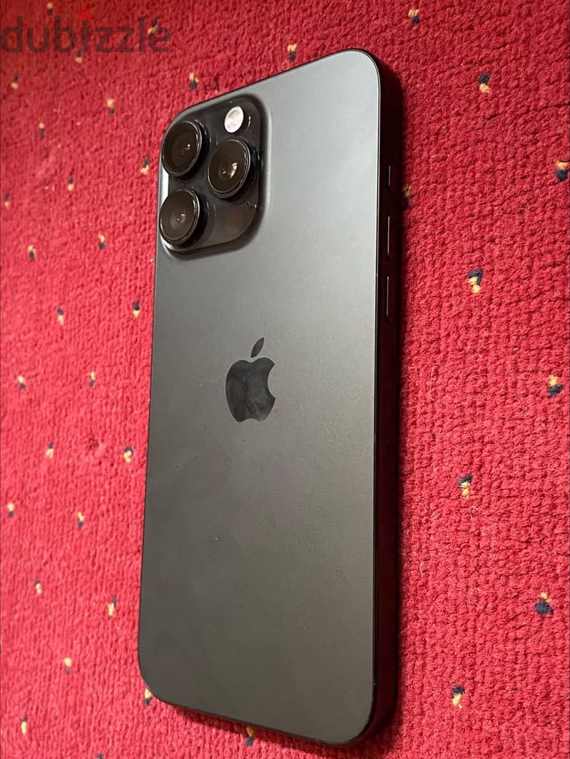 iPhone 16 Pro Max 1