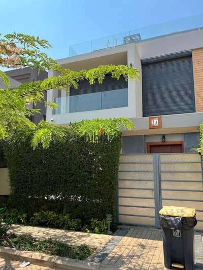 Experience luxury and privacy in a town house villa by La Vista strategically located near New Cairo and the American University