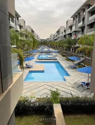 شقه باقل سعر في المشروع مع اميز لوكيشن + تقسيمه + فيو pool-garden دور متكرر بجوار El Patio Casa- Cleopatra Palace El Shorouk- Granda El Shorouk