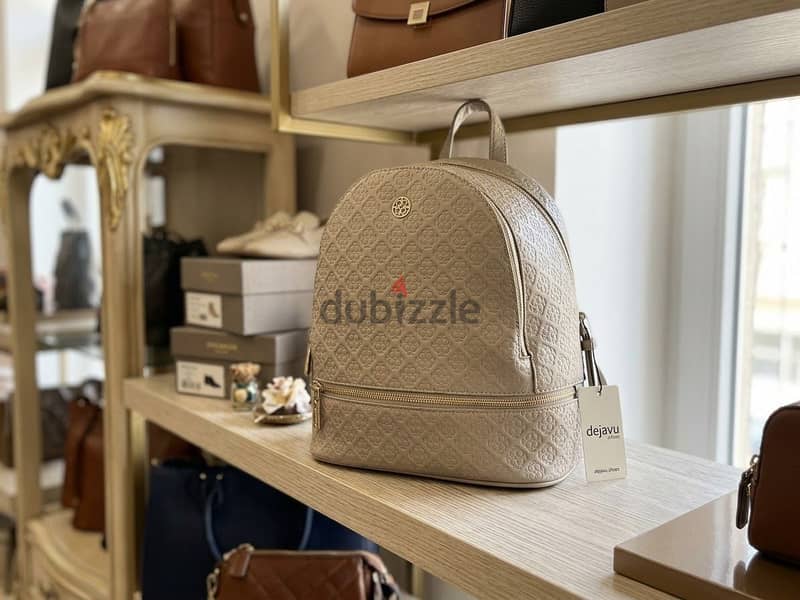 dejAVU backpack 4