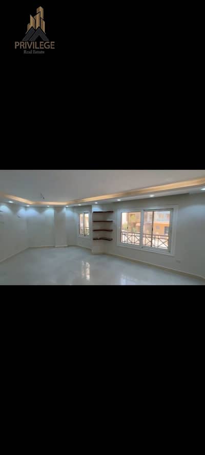 Apartment for sale in the Lower Mirage