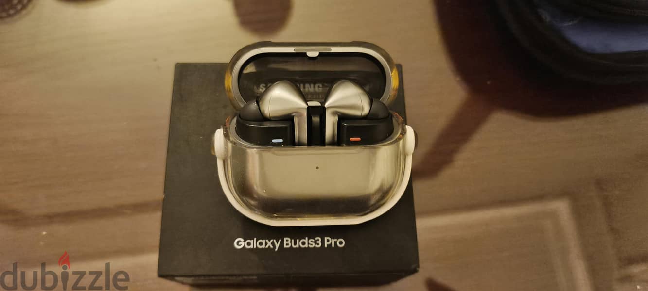 Samsung's buds 3 pro 1