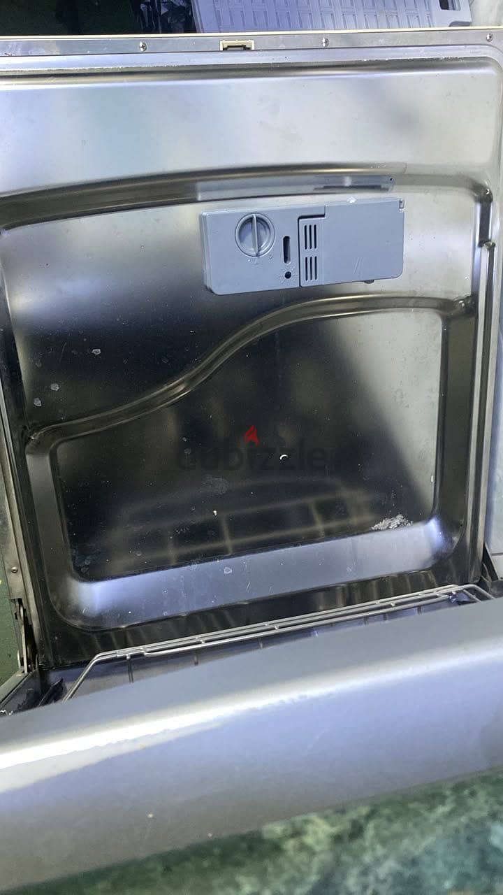 White westing house dishwasher 1