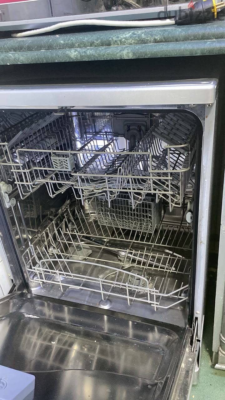White westing house dishwasher 2