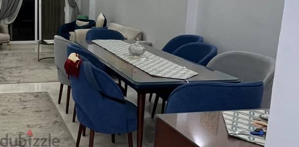 سفرة  ٨ كراسي عمولة مع مراية
