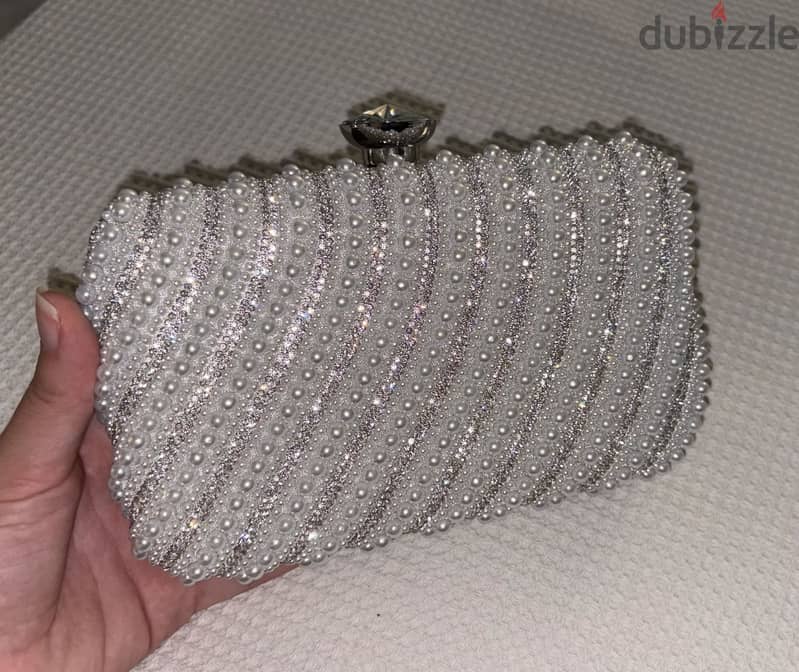 Silver soirée clutch (pearls) 1