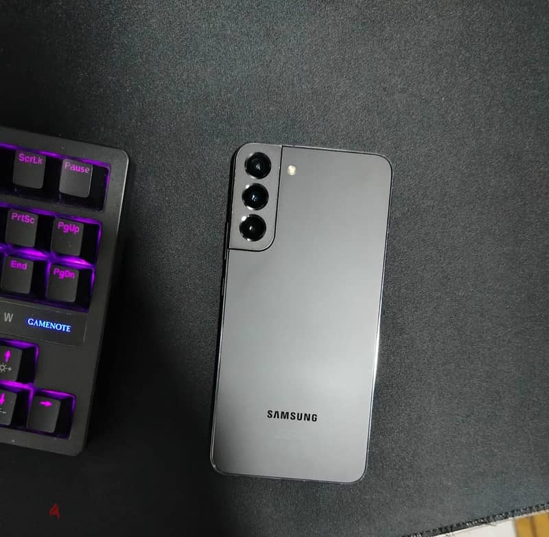 Samsung S22 Plus 1