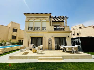 باقل من سعرها 7 مليون جنيه فيلا فاخره بحمام سباحه للبيع في مدينتي بالفورسيزون 560م بالفرش والاجهزه Madinaty