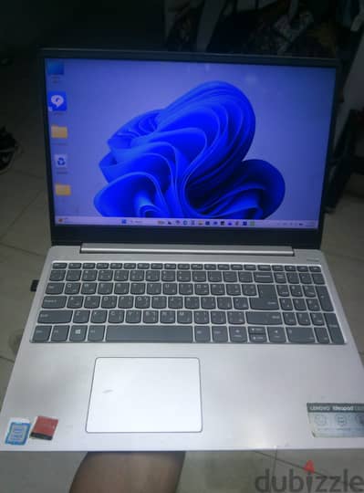 Lenovo Ideapad 330 S    بالشاحن الاصلى حالة الزيرو