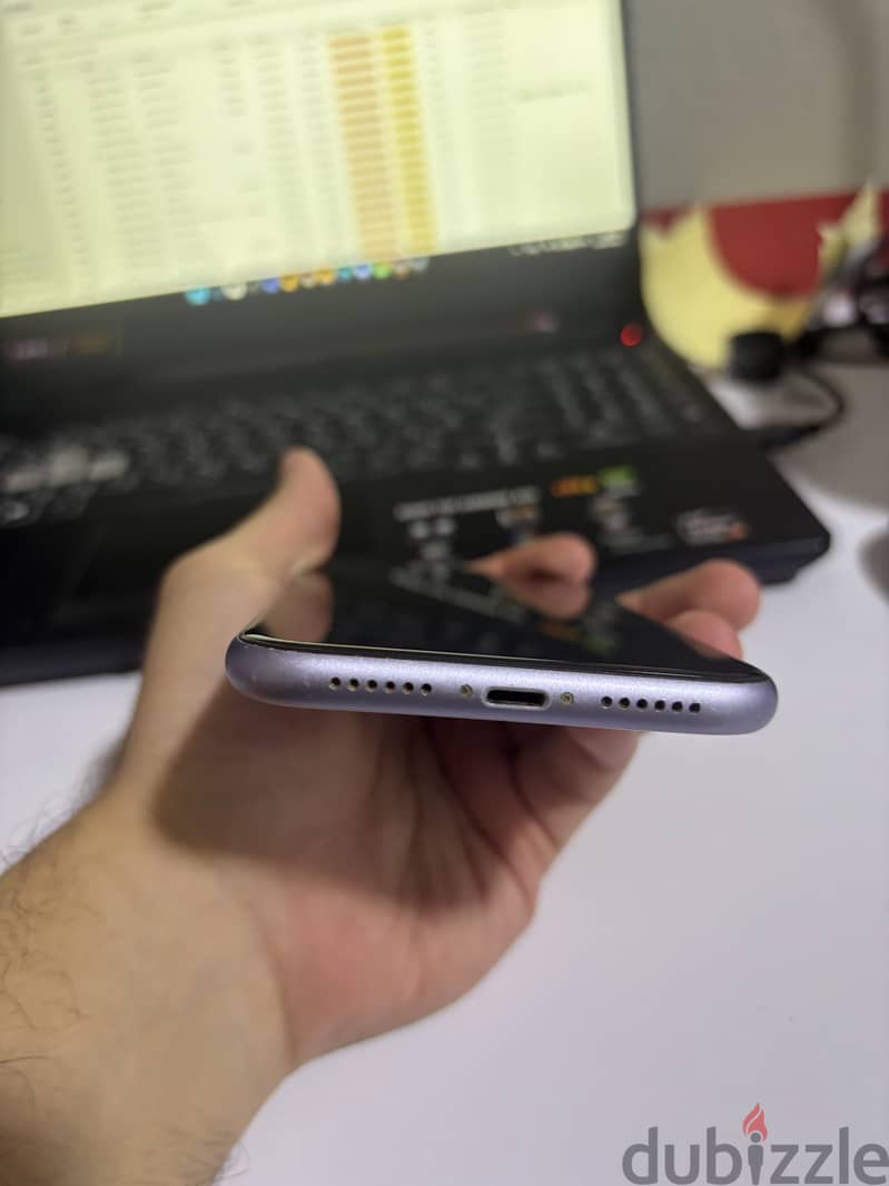Apple - iPhone 11 4