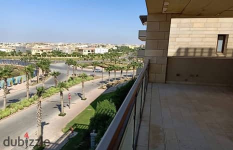 شقة استلام فورى و متشطبة فى فورتى ويست بيفرلى هيلز