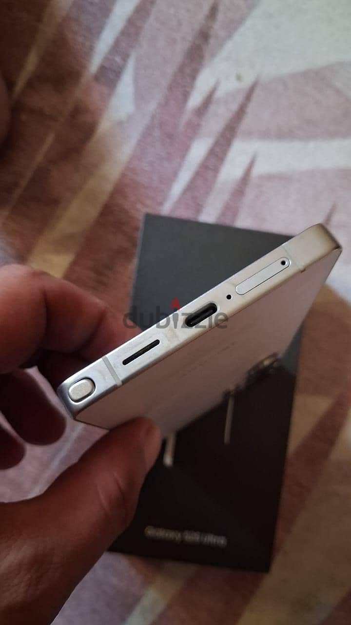 Samsung S25 Ultra 4