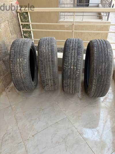 فرد كاوتش Bridgestone مقاس 215/60/17 فرد كاوتش Bridgestone مقاس 215/60/17
