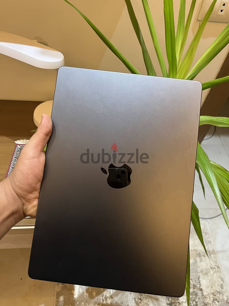 MacBook Pro M4 (14-inch) 4