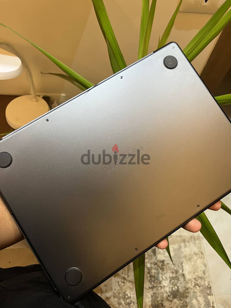 MacBook Pro M4 (14-inch) 6