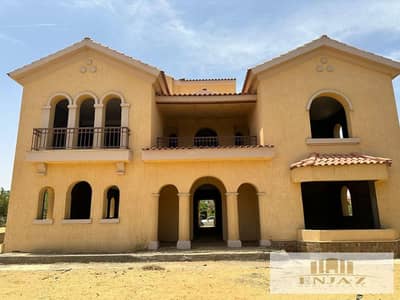 فيلا للبيع في مدينتي نموذج D في أفضل مراحل مدينتي بموقع مميز و أطلالة علي وايد جاردن علي بعد خطواط من فندق الفور سيزون علي تبة مرتفعه