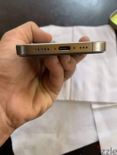 آبل - آيفون 16 برو