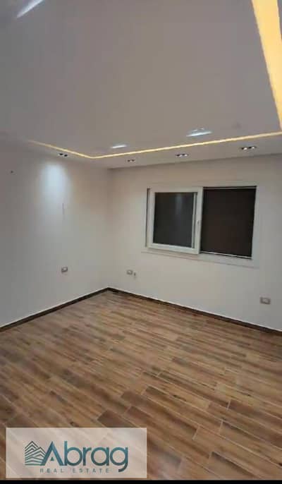 Apartment for rent in Zayed Regency Compound, Sheikh Zayed: 190 sqm, 3 bedrooms, kitchen, and air conditioning.