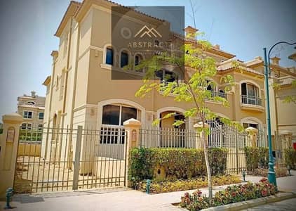 فيلا للبيع فرصة VIP! فيلا تشطيب High-End بخصم 22% أرقى Destination من La Vista في لافيستا سيتي بموقع مميز أمام City Gate و Hyde Park و Mivida