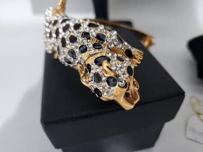 فرصة حقيقية مقتنيات نادرة limited edition من إكسسوار كريستال عصفور