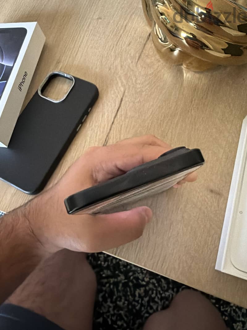 Apple - iPhone 16 Pro Max 5