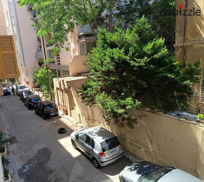 شقة للايجار السكني 140م بـ رشدي بين المعسكر الروماني وشارع سوريا