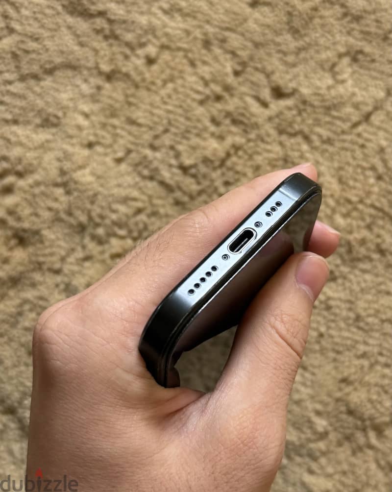 Apple - iPhone 16 Pro 3