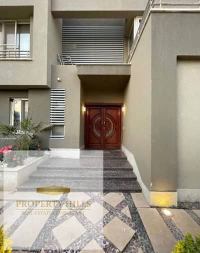 Villa for sale in the Golden Square at an unbeatable price!