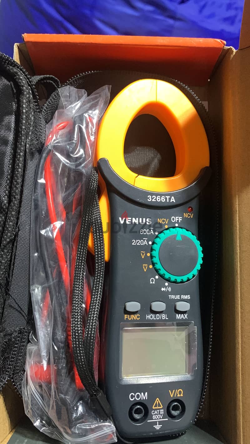 Digital Clamp meter 1