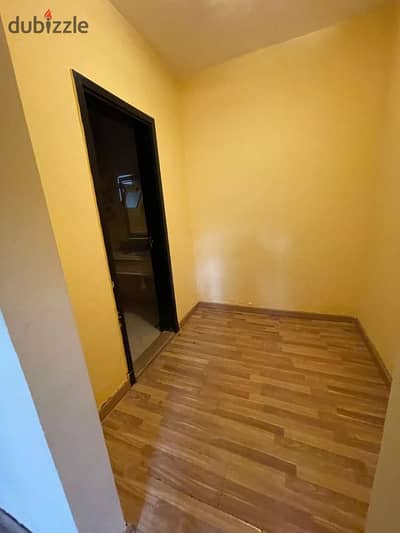 Apartment for sale inside The Address compound in Sheikh Zayed, apartment area: 112 m, first floor - corner, prime location by the swimming pool with kitchen and air conditioning.