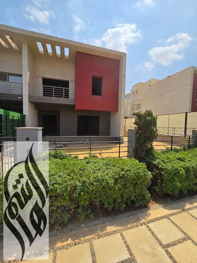 فيلا لقطة للبيع كاش بسعر تجاررري بمدينتي بدون تشطيب خطوات من الخدمات والمسجد