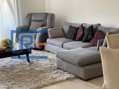 شقة  مفروشة للإيجار في فيفث سكوير – المراسم