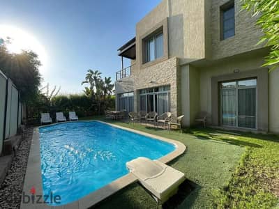 Fully finished townhouse with pool and installments over 10 years without interest next to SODIC on the Suez Road directly