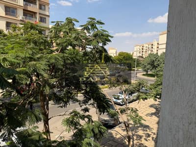 لو بتدور علي شقه مميزه وتقسيمه عمليه وكمان فيو مفتوح متاح بمدينتي 124م