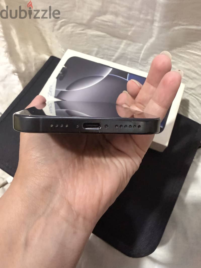 Apple - iPhone 16 Pro Max 2