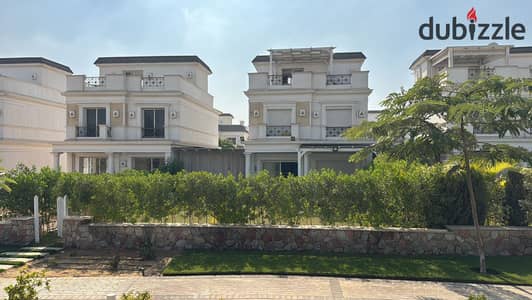 Take immediate possession of a fully finished town villa in Mountain View 4, next to New Giza and Bamboo Extension. With the cash discount